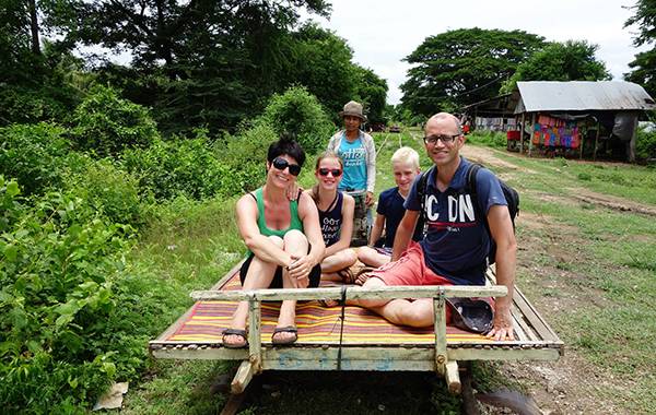 Attraction-Images/bamboo-train.jpg