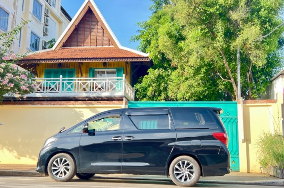 Alphard-minivan