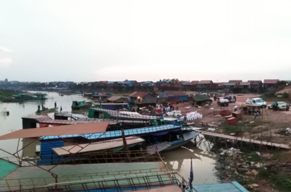 Exclusive Cambodia Travel to Kompong Phlok